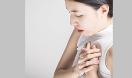 Phân biệt đau ngực do ợ nóng và bệnh tim mạch