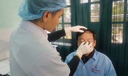 Lãnh đạo Sở Y tế Thái Bình thăm bác sĩ bị đánh khi đang thi hành nhiệm vụ