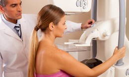 Các triệu chứng ung thư vú trên nhũ ảnh có thể tăng nguy cơ ung thư vú