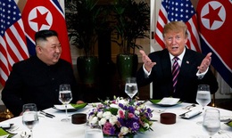 Cú bắt tay lịch sử Trump-Kim tại Hà Nội