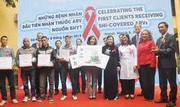 Những bệnh nhân HIV/AIDS đầu tiên điều trị bằng thuốc ARV từ BHYT