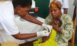 Tiêm vắc-xin ngừa sốt rét đầu tiên trên thế giới ở Malawi