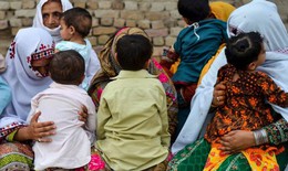 Nhiều trẻ em nhiễm HIV ở Pakistan, có thể do tái sử dụng kim tiêm