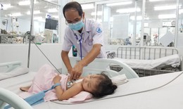 Lập phòng mổ lưu động cứu sống bệnh nhi viêm cơ tim tối cấp