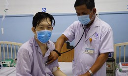 Đi vệ sinh ra nhiều máu, nam bệnh nhân mắc bệnh hiếm gặp