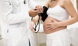 Tăng huyết áp thai kỳ nguy hiểm thế nào?
