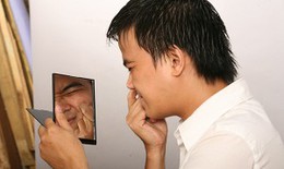 Làm gì khi đấng mày râu bị trứng cá?