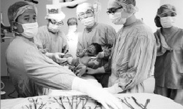 Bệnh viện TW Huế: Em bé đầu tiên chào đời từ ca mang thai hộ