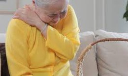 Hạn chế thoái hóa khớp gối ở người cao tuổi