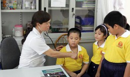 Tham gia BHYT - Ðiểm tựa giúp học sinh, sinh viên vượt qua khó khăn bệnh tật