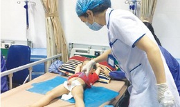 Hàng chục trẻ em ở Hưng Yên bị sùi mào gà - Nhiễm bệnh từ đâu?