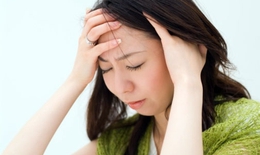Ðau nửa đầu kèm đau hốc mắt, bệnh gì?
