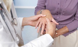 Viêm khớp vẩy nến: Chữa sớm, tránh tàn phế