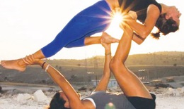 Yoga đôi: Lợi ích và thú vị