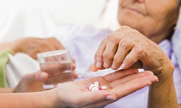 8 nguyên tắc giúp người cao tuổi sử dụng thuốc an toàn