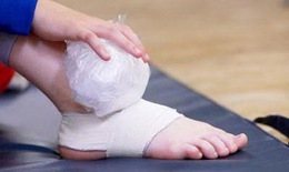 Xử trí đúng khi bị bong gân khớp cổ chân