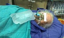 Phẫu thuật kết xương đùi thành công cho cụ bà 102 tuổi bị ngã gãy chân