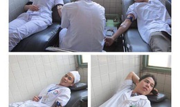 Đoàn thanh niên BV Việt Nam Cuba Đồng Hới hiến máu dự trữ cấp cứu trong dịp nghỉ lễ
