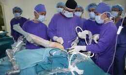Cầu truyền hình trực tiếp ca mổ nội soi khớp vai đến 18 điểm cầu các tỉnh phía Bắc