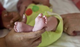 Đối phó với ngành công nghiệp mang thai hộ, Ấn Độ nghiên cứu dự luật mới