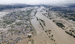 Hàng chục nghìn người Nhật Bản tham gia cứu hộ sau siêu bão