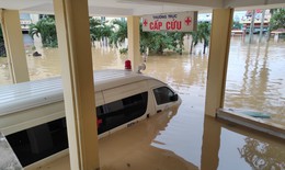 Quảng Bình: Một bệnh viện bị cô lập hoàn toàn trong nhiều ngày do mưa lũ