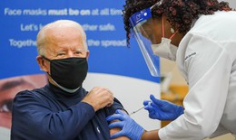 Tổng thống đắc cử Mỹ Joe Biden tiêm vắc xin phòng COVID-19