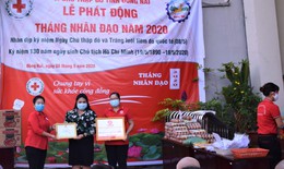 Đồng hành cùng Hội Chữ thập đỏ Việt Nam trao tặng 2 nhà tình nghĩa
