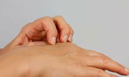 Ngứa da có thể cảnh báo thiếu hụt canxi