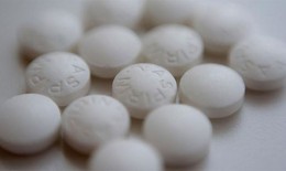 Người bệnh ung thư cao tuổi không nên dùng aspirin mỗi ngày