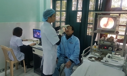 Bác sĩ bị đánh gẫy mũi ở Thái Bình đang phải tập thở bằng miệng