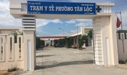 Tự &#253; bỏ trực khiến bệnh nh&#226;n kh&#244;ng kịp cấp cứu, hai y sĩ trạm y tế bị đ&#236;nh chỉ c&#244;ng t&#225;c