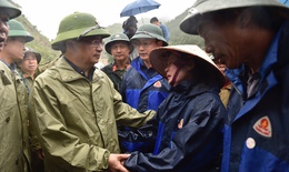 Phó Thủ tướng Chính phủ Trịnh Đình Dũng: Huy động lực lượng, phương tiện tập trung nỗ lực cao nhất khắc phục hậu quả mưa lũ