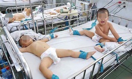 Trẻ mắc tay chân miệng ồ ạt nhập viện tại TP.HCM