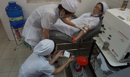 Từ chuyện nhân viên y tế hiến máu cứu bệnh nhân: Gieo cùng một hạt nhận được hai trái khác nhau