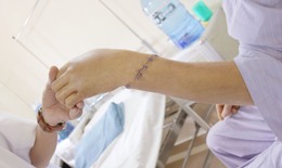 Phẫu thuật nối cẳng tay bị dập nát hoàn toàn cho bệnh nhân bị xe gòn chèn