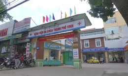 Vì sao bác sĩ trẻ ở Nghệ An bị người nhà đánh lại viết đơn xin nghỉ việc?