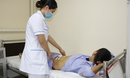 Tập thể dục sai cách nam thanh niên rách cơ bụng