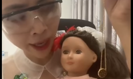 Xôn xao clip “Chị Thơ Nguyễn” dạy nuôi búp bê cầu học giỏi, chuyên gia tâm lý nói gì?