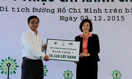Vinamilk và quỹ 1 triệu cây xanh trồng cây tại khu di tích đường Hồ Chí Minh trên biển và trao tặng sữa tại Bến Tre