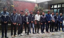 Cảnh sát hình sự hoá trang xử lý 16 'cò mồi' ở chùa Hương