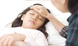 Tiết trời trở lạnh: Phòng bệnh viêm đường hô hấp trên ở trẻ