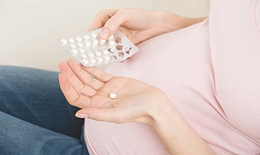 Cẩn thận dùng thuốc chữa khớp với người mang thai