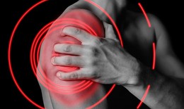 Stress có gây đau khớp?