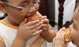 Bánh trung thu, nên cho trẻ ăn thế nào?