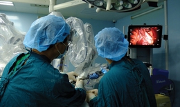Phẫu thuật dùng robot cắt nốt đơn độc ở phổi