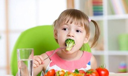Rau quả c&#242;n nguy&#234;n h&#236;nh dạng khiến trẻ ăn nhiều hơn