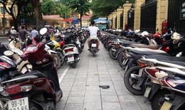 Sau khi Hà Nội áp dụng giá trông xe mới: Các điểm trông giữ xe đua nhau “chặt chém”
