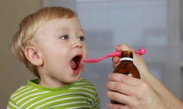 Tại sao phải dùng men vi sinh kèm thuốc kháng sinh?