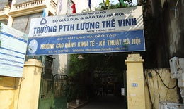 Nhà trường chứ không phải cái “chợ”